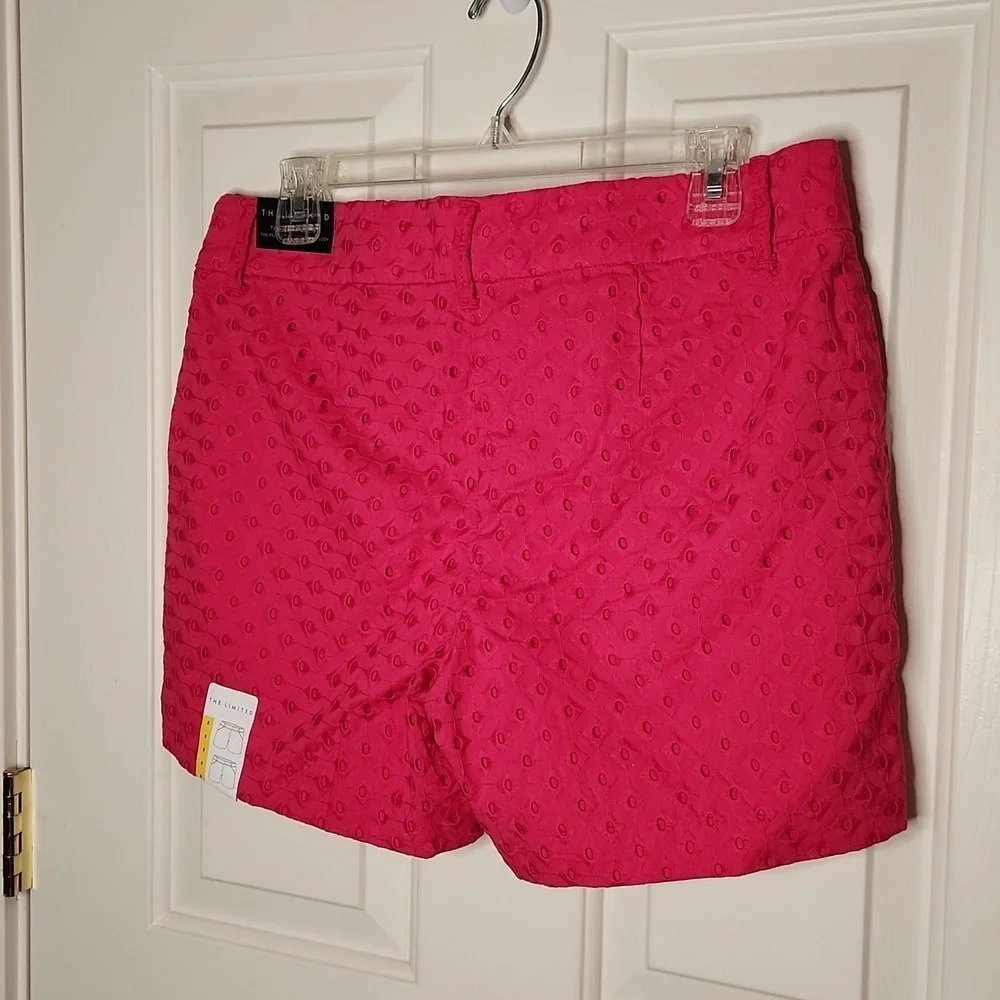 The Limited Hot Pink Eyelet Tailored Short Size 8 - Picture 6 of 15